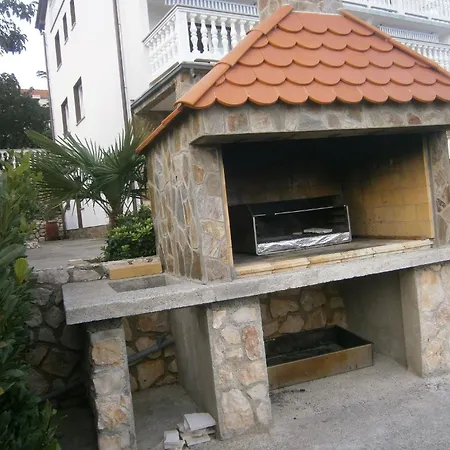 Haus Mit 4 Und Wunderschoenen Panoramablick Zum Meer Und Insel Krk Διαμέρισμα *